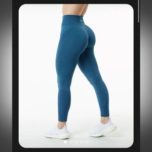 Alphalete Ozone Leggings in Atlantic Blue